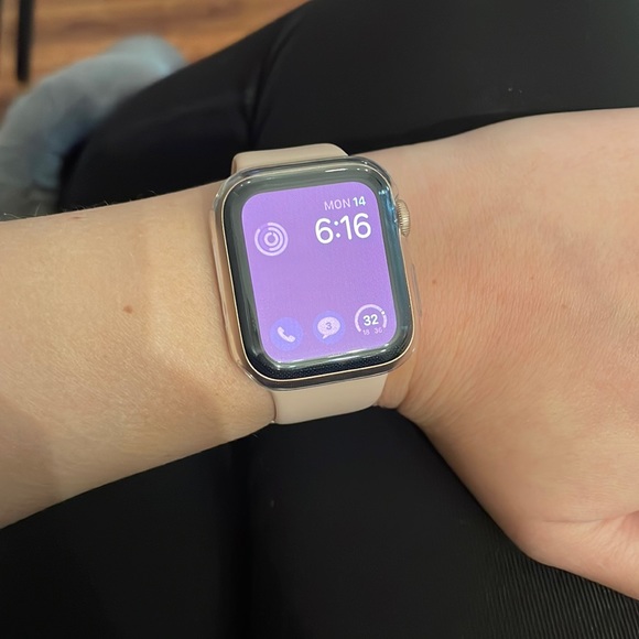 Rose Gold GPS Apple Watch Series 5!